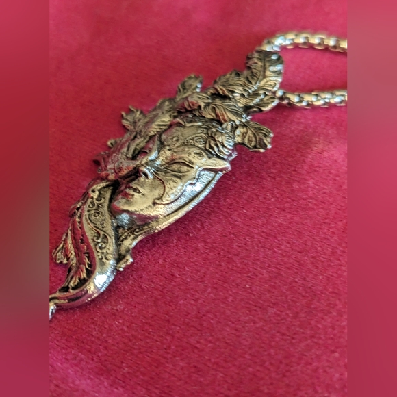 New silver Peacock Queen pendant on silver small link necklace OS - Picture 3 of 6